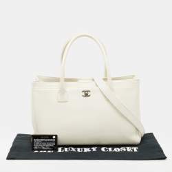 Pre Owned Chanel White Leather Cerf Shopper Tote