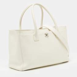 Pre Owned Chanel White Leather Cerf Shopper Tote