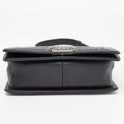 Pre Owned Chanel Black Beaded Chevron Leather Medium Boy Flap Bag
