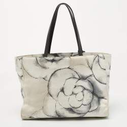 Pre Owned Chanel Black/Grey Canvas CC Camellia Print Tote