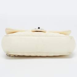 Pre Owned Chanel Cream Chevron Leather Medium Classic Single Flap Bag