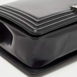 Pre Owned Chanel Black Glossy Leather New Medium Boy Bag