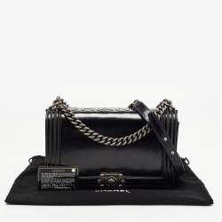Pre Owned Chanel Black Glossy Leather New Medium Boy Bag