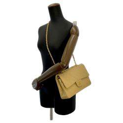 Pre Owned Chanel Beige Lambskin Leather Medium Classic Double Flap Bag