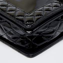 Pre Owned Chanel Black Patent Leather New Medium Reverso Boy Flap Bag