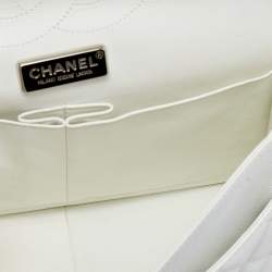 Pre Owned Chanel White Quilted Caviar Leather Jumbo Classic Double Flap Bag