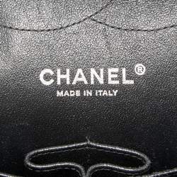 Pre Owned Chanel Black Chevron Quilted Caviar Leather Jumbo Classic Double Flap Bag