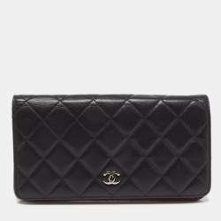 Pre Owned Chanel Black Quilted Lambskin Leather L Yen Continental Wallet