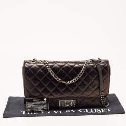 Pre Owned Chanel Black Quilted Glazed Leather CC Metal Plate Flap Bag