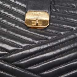 Pre Owned Chanel Black/Beige Chevron Leather Large Gabrielle Accordion Tote