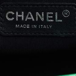Pre Owned Chanel Green Quilted Patent Leather Medium Boy Flap Bag