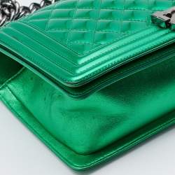 Pre Owned Chanel Green Quilted Patent Leather Medium Boy Flap Bag