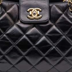 Pre Owned Chanel Black Quilted Aged Leather CC Chain Tote