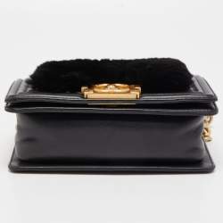 Pre Owned Chanel Black Leather and Rabbit Fur Small Boy Flap Bag