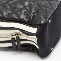 Pre Owned Chanel White/Black Quilted Leather CC Zip Shoulder Bag