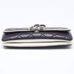 مملوكة مسبقًا Chanel Black Quilted Leather Divine Medium Flap Bag