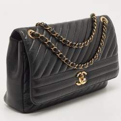 Pre Owned Chanel Black Diagonal Quilted Leather CC Flap Bag 