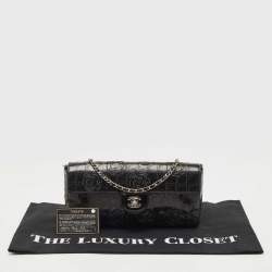 مملوكة مسبقًا Chanel Black Patent Leather Camellia Laser Cut East West Flap Bag