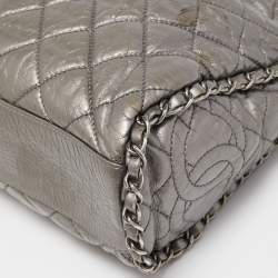 Pre Owned Chanel Grey Quilted Leather Chain Me Hobo