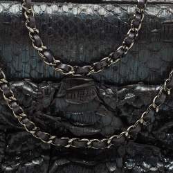 مملوكة مسبقًا Chanel Dark Blue Shimmer Python CC Frame Chain Clutch