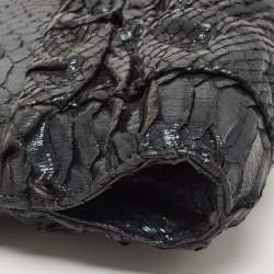 مملوكة مسبقًا Chanel Dark Blue Shimmer Python CC Frame Chain Clutch