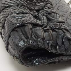 مملوكة مسبقًا Chanel Dark Blue Shimmer Python CC Frame Chain Clutch