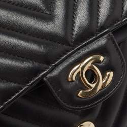 Pre Owned Chanel Black Chevron Lambskin Leather Medium Classic Double Flap Bag