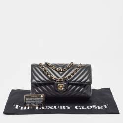 Pre Owned Chanel Black Chevron Lambskin Leather Medium Classic Double Flap Bag