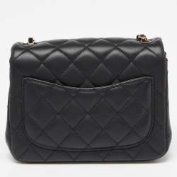 مملوكة مسبقًا Chanel Black Quilted Leather Mini Square Pearl Crush Flap Bag
