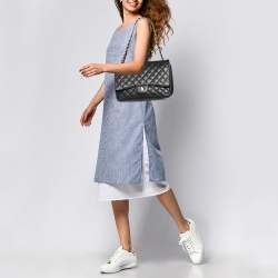 Pre Owned Chanel Black Quilted Caviar Leather Maxi Classic Double Flap Bag