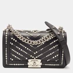 Pre Owned Chanel Black Chevron Caviar and Leather Medium Pearl Boy Flap Bag