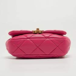 Pre Owned Chanel Pink Quilted Leather CC 19 Waist Bag