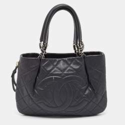 Pre Owned Chanel Black Quilted Caviar Leather Zip Expandable Shoulder Bag