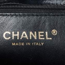 Pre Owned Chanel Black Quilted Caviar Leather Medallion Bag