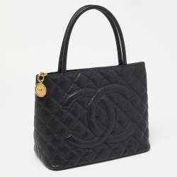 Pre Owned Chanel Black Quilted Caviar Leather Medallion Bag