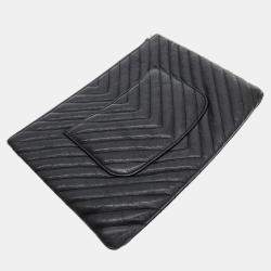 Pre Owned Chanel Black Medium Chevron Clutch 