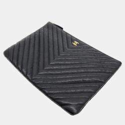Pre Owned Chanel Black Medium Chevron Clutch 