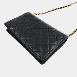Pre Owned Chanel Black Leather Medium Chic Pearls Flap Bag  