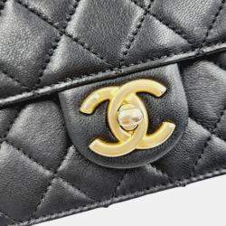 Pre Owned Chanel Black Leather Medium Chic Pearls Flap Bag  