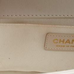 Pre Owned Chanel White Stitch Quilted Leather Medium Boy Flap Bag