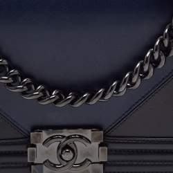 Pre Owned Chanel Navy Blue/Black Leather Medium Boy Flap Bag