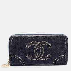 Pre Owned Chanel Navy Blue/Gold Denim CC Zip Around Wallet