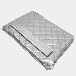 Pre Owned Chanel Silver Leather Clutch
