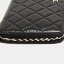 Pre Owned Chanel Black Quilted Leather Zip Around Classic Organizer