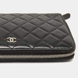 Pre Owned Chanel Black Quilted Leather Zip Around Classic Organizer