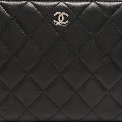 Pre Owned Chanel Black Quilted Leather Zip Around Classic Organizer