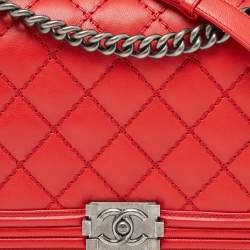 Pre Owned Chanel Red Diamond Stitch Quilted Leather New Medium Boy Bag