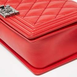 Pre Owned Chanel Red Diamond Stitch Quilted Leather New Medium Boy Bag