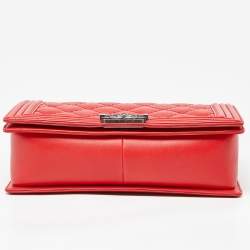 Pre Owned Chanel Red Diamond Stitch Quilted Leather New Medium Boy Bag