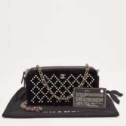 Pre Owned Chanel Black Quilted Pearl Velvet Double Zip Clutch Bag